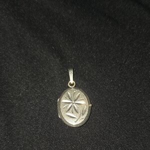 Vintage Silver Flower Locket